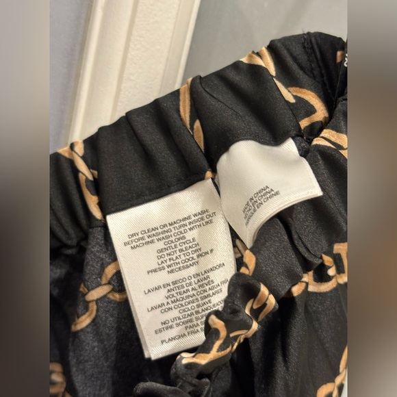 BRAND NEW Anne Klein Elegant Black and Gold Pleated Skirt size M - Picture 9 of 10